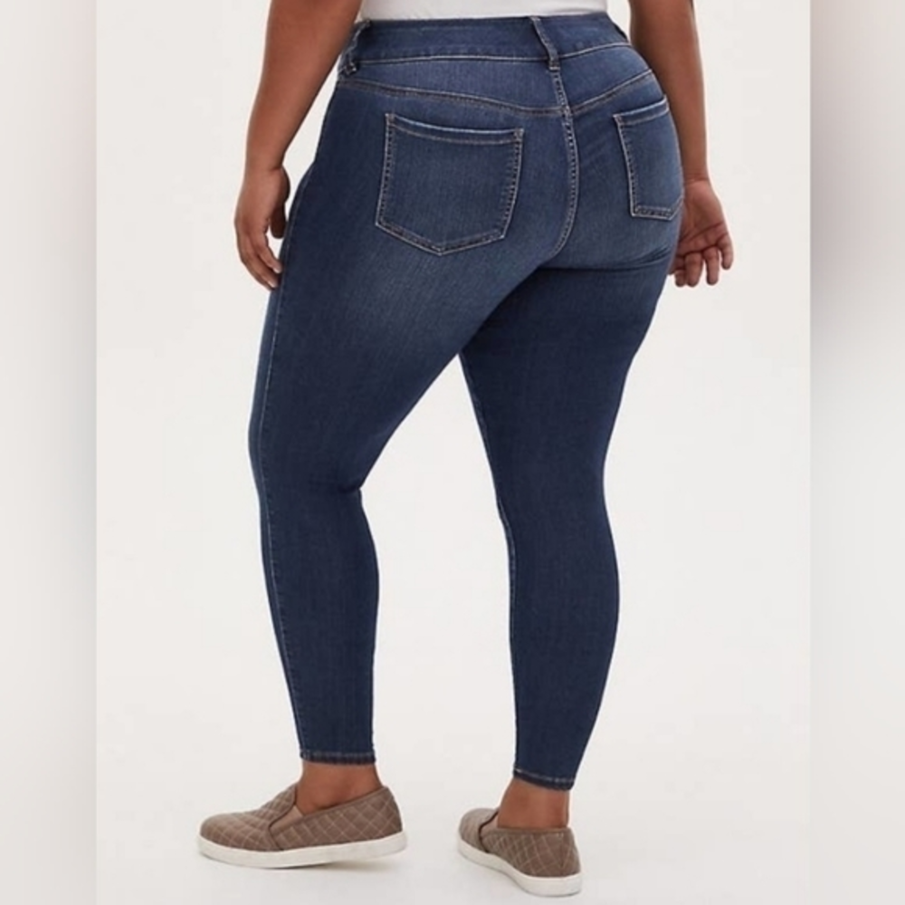 TORRID Denim Jegging Jeans Dark Wash Triple Button Women's‎ 20XS Great Condition